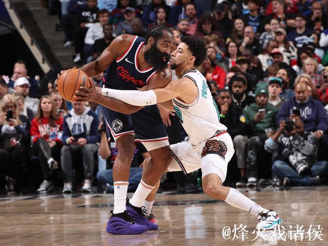 灰熊本赛季3次面对快船全部取得胜利，最多一场赢下18分