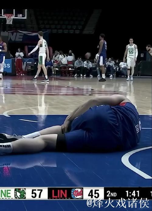 崔永熙因伤提前退场 离场前得到2分4篮板3助攻 崔永熙因伤提前退场 离场前得到2分4篮板3助攻