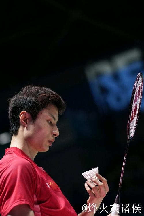 石宇奇战胜拉克什亚 挺进羽毛球世锦赛男单32强 石宇奇战胜拉克什亚 挺进羽毛球世锦赛男单32强